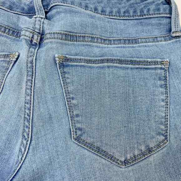 Universal Thread Jeans Womens 0/25R Low Rise Skinny Distressed Raw Hem Light - Picture 7 of 9